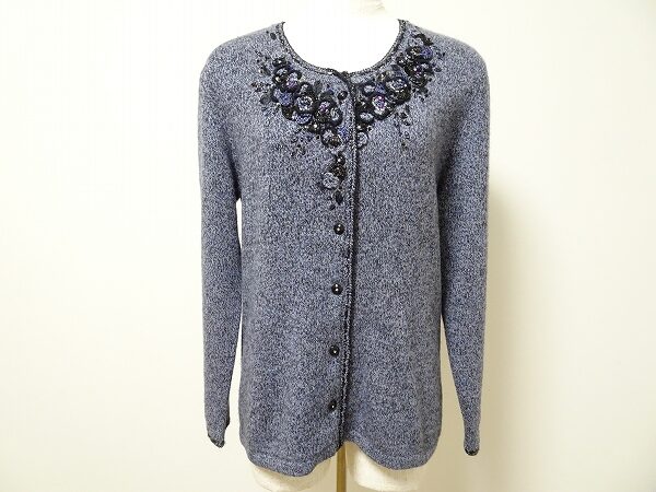 強すぎないビジューで品よく仕上げる アトリエサガンのカーディガンを買取しました