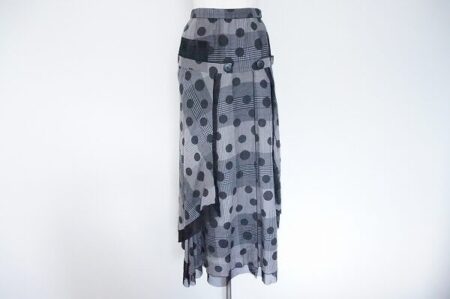 お洋服を売ってお小遣いゲット！イークラットのスカートを買取いたしました