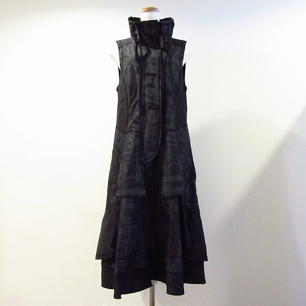 独特な広がりを見せる イークラットのワンピースを買取しました