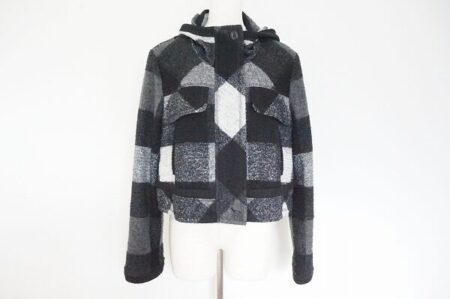 ファッショナブルなデザインがキュートなエイココンドウのニットを買取しました