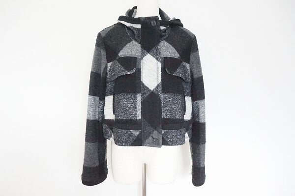 ファッショナブルなデザインがキュートなエイココンドウのニットを買取しました