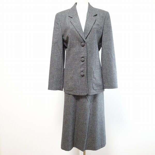 チャーミングさも見える マドモアゼルノンノンのスカートスーツを買取しました