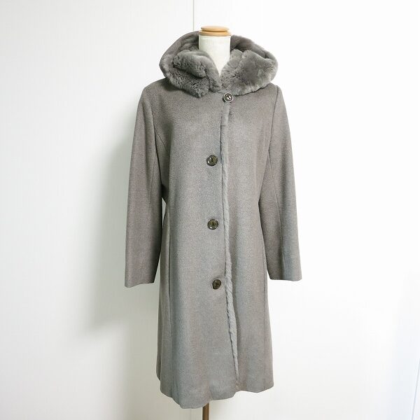 しっとり落ち着いた感じが素敵な銀座マギー×ロロピアーナのコートを買取しました