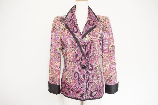 しっかりした感じに背筋も伸びる 銀座マギーのジャケットを買取しました