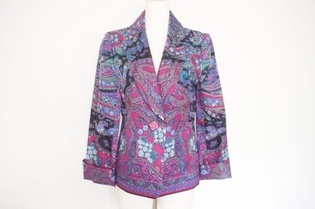 人目をひく豪華な色合い 銀座マギーのジャケットを買取しました