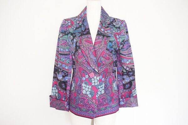 人目をひく豪華な色合い 銀座マギーのジャケットを買取しました