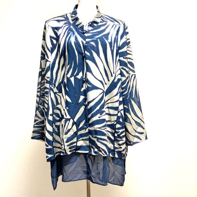 豪華な中にもスタイリッシュさが隠れている  リリアンビューティのジャケットを買取しました