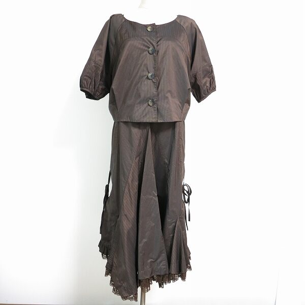 広がりと落ち着き両方兼ね備えた アルバロッサのツーピースを買取しました