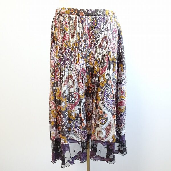 世界観に引き込まれる アルバロッサのスカートを買取しました