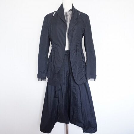 アシンメトリーデザインながらもスマート コムデギャルソンのセットアップを買取しました