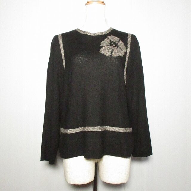肩のモチーフもポイント！斉藤都世子のニットを買取しました