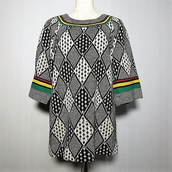 豪華な柄が印象的 斉藤都世子のニットを買取しました