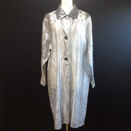 ギラ付きすぎない高級感が素敵なエルミダのコートを買取しました