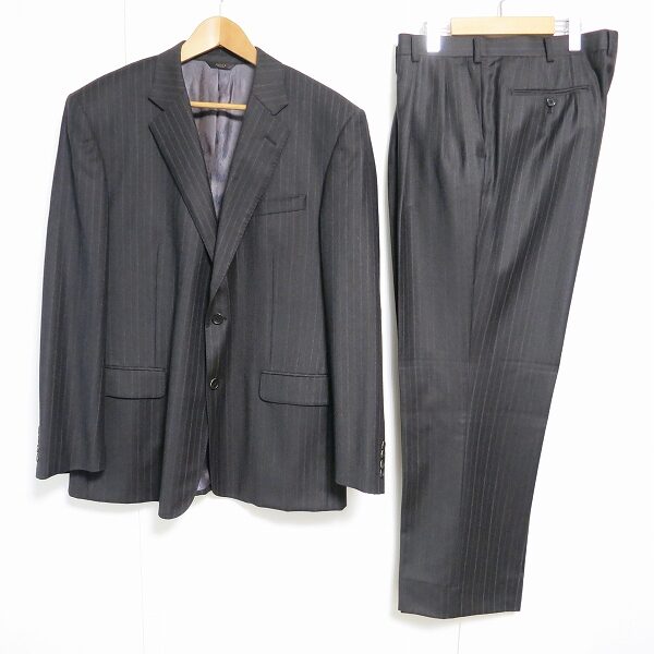 賢い雰囲気が感じられる エルメネジルドゼニアのスーツを買取しました