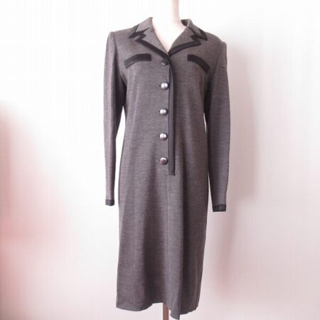 どこか古風なイヴサンローランのワンピースを買取しました