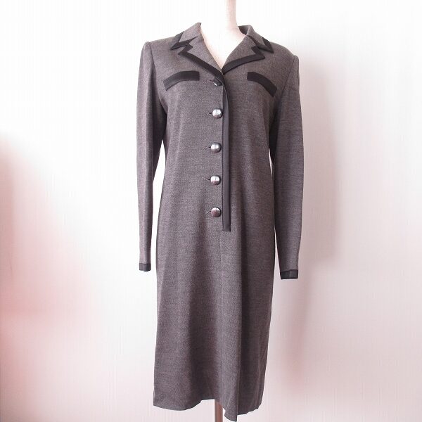 どこか古風なイヴサンローランのワンピースを買取しました