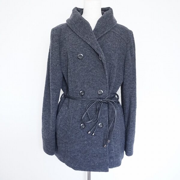 吸い付くようなまとまりあるシルエット レリアンのコートを買取しました