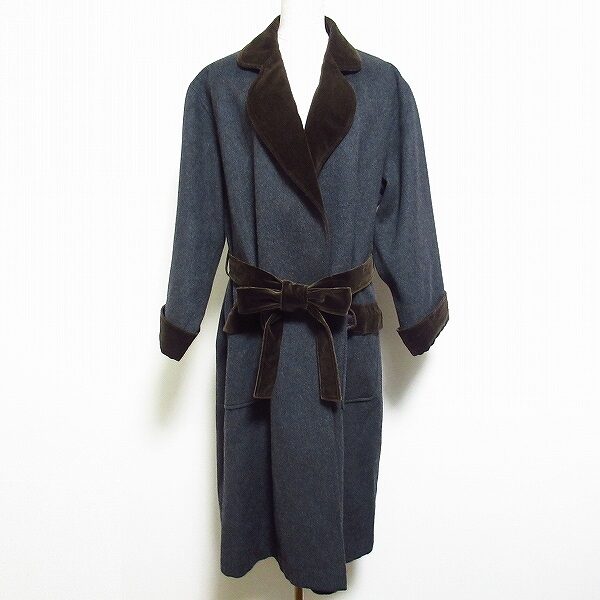 ベロア使いが高級 イヴサンローランのコートを買取しました