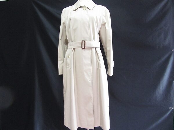 長く使える愛らしさと品の良さ バーバリーのコートを買取しました