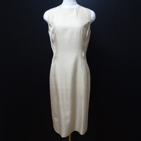 しっとりシルクに癒される ヴァレンティノのワンピースを買取しました