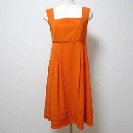 パンチの効いたオレンジに惹かれる フォクシーニューヨークのワンピースを買取しました