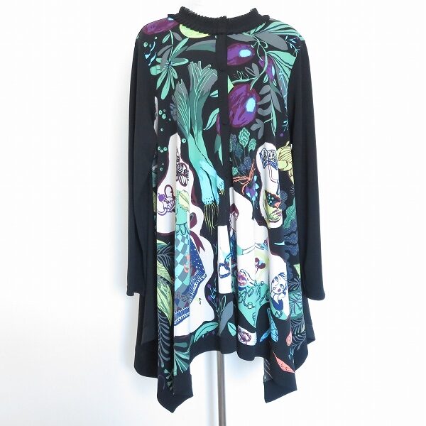 ディープな絵柄に引き込まれる トクコのカーディガンを買取しました