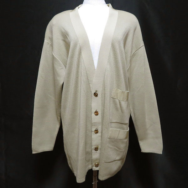 さらりと羽織れる フェラガモのカーディガンを買取しました