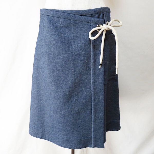 デニム調でどこかホッとする マックスマーラのスカートを買取しました