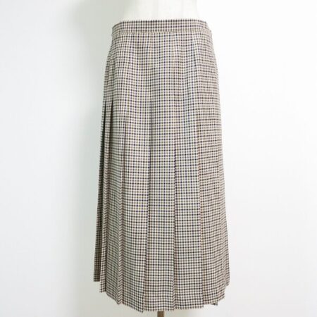 ロイヤル感のある雰囲気でおしゃれ！アクアスキュータムのスカートを買取しました