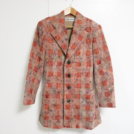 鮮やかに決まる イッセイミヤケのコートを買取しました