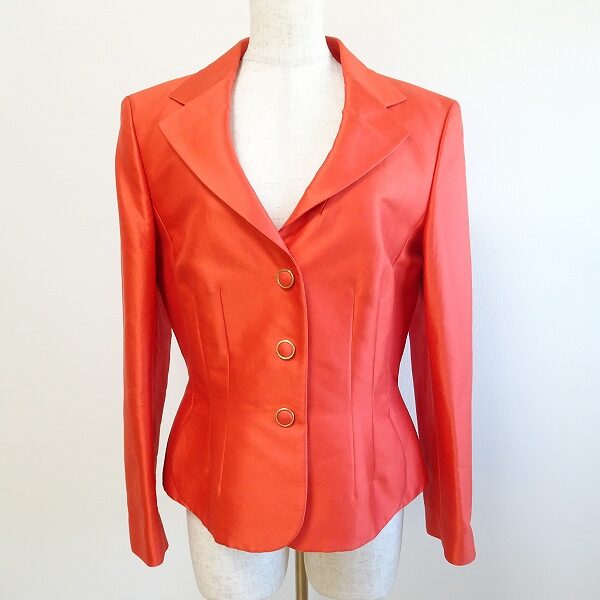 パキッとしたオレンジで覚醒 エスカーダのジャケットを買取しました