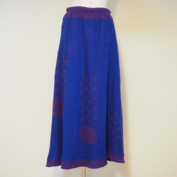 冷静なブルーに見とれる エイココンドウのスカートを買取しました