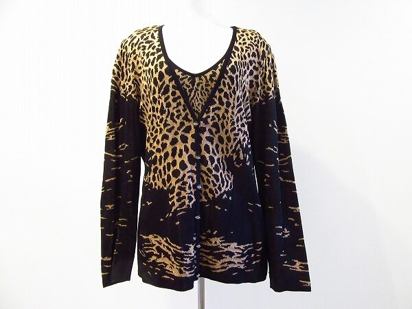 カッコよくもしなやかなミセスに！エスカーダのヒョウ柄 アンサンブルを買取しました