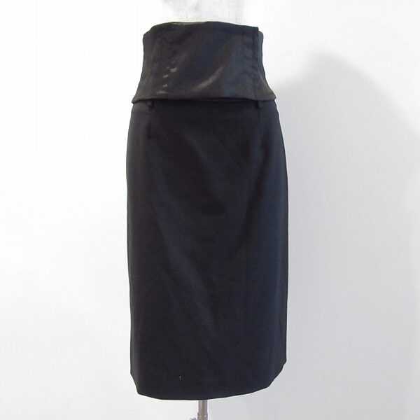 異素材でメリハリが出る ドルチェ＆ガッバーナのスカートを買取しました