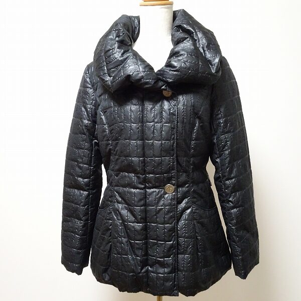 かっちりしたシルエットが素敵なハナエモリのダウンを買取しました