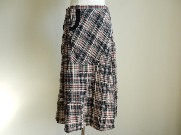 可愛らしくもお上品なティービーセンソユニコのスカートを買取しました