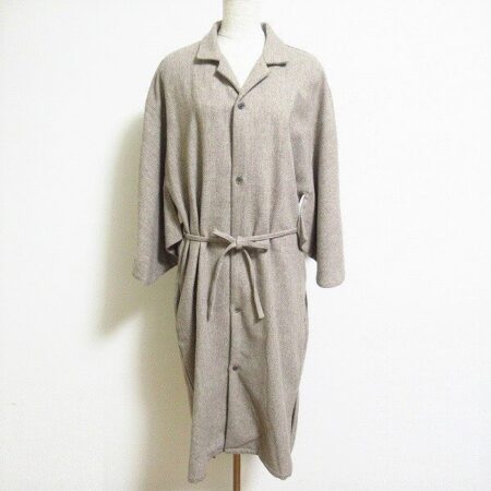 ベルトの使い方で印象も変えられる ソウソウのコートを買取しました