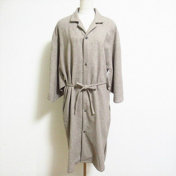 ベルトの使い方で印象も変えられる ソウソウのコートを買取しました