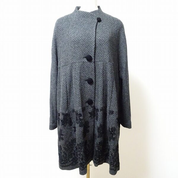 豪華でピンポイントの刺繍がおしゃれ シズカコムロ 4298 コートを買取しました