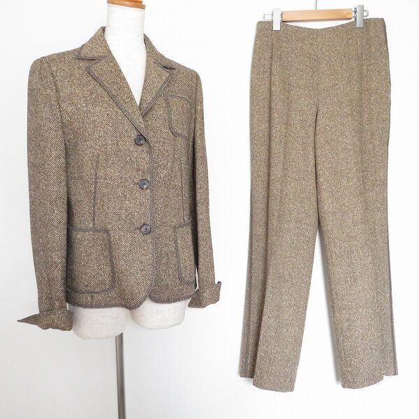 できる女を象徴 アクリスのパンツスーツを買取しました