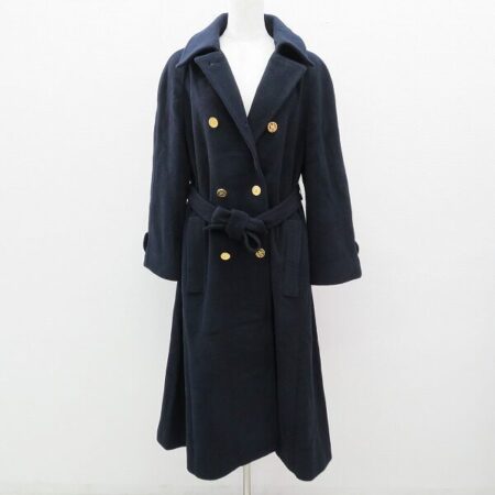 女性の繊細ラインを美しく セリーヌのコートを買取しました