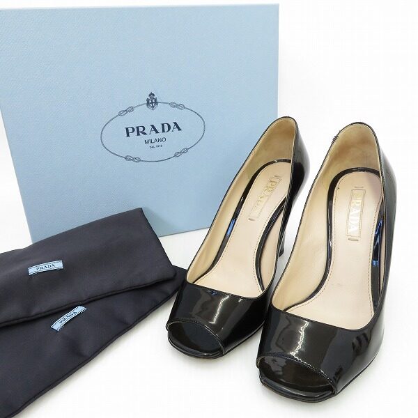 聡明さも光る プラダのパンプスを買取しました