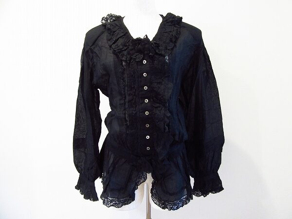 黒×可愛いレースで大人可愛い ピンクハウスのブラウスを買取しました