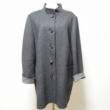 スタンドカラーで大人シックに決まる レリアンのコートを買取しました
