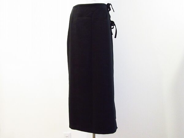 黒×リボンのしっとり可愛く決まる!ピンクハウスの巻きスカートを買取しました