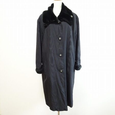 気品を備えたデザイン ハナエモリのコートを買取しました