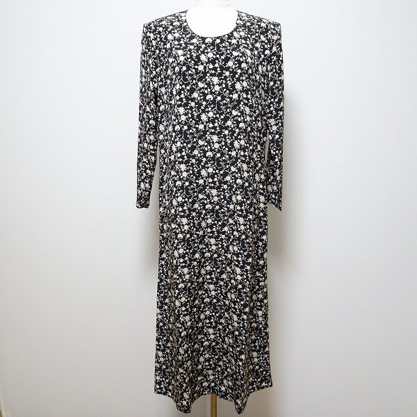 豪華さと落ち着きの融合 カネコイサオのワンピースを買取しました