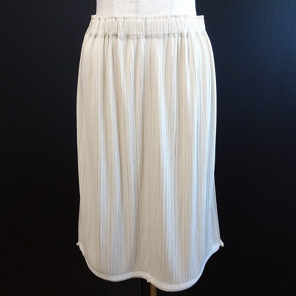1枚あるとありがたい プリーツプリーズのスカートを買取しました