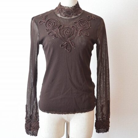 細かなバラモチーフがセクシー アルバロッサのカットソーを買取しました