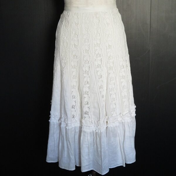 すっきりしつつ可愛らしさもある インポートロッサのスカートを買取しました